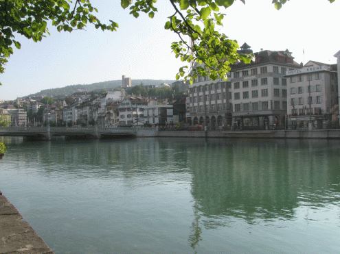 Vue de Zurich et de la rivière Limat