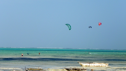 L'île est reconnue pour ses kite-surfers, soit des surfeurs tirés par des cerfs-volants. Croyez-moi, il vente assez pour s'amuser! 