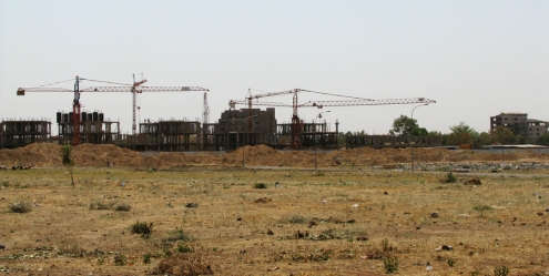 Un des chantiers de ZACA, l'Hôtel administratif du Centre, c'est-à-dire des tours à bureaux de fonctionnaires. 